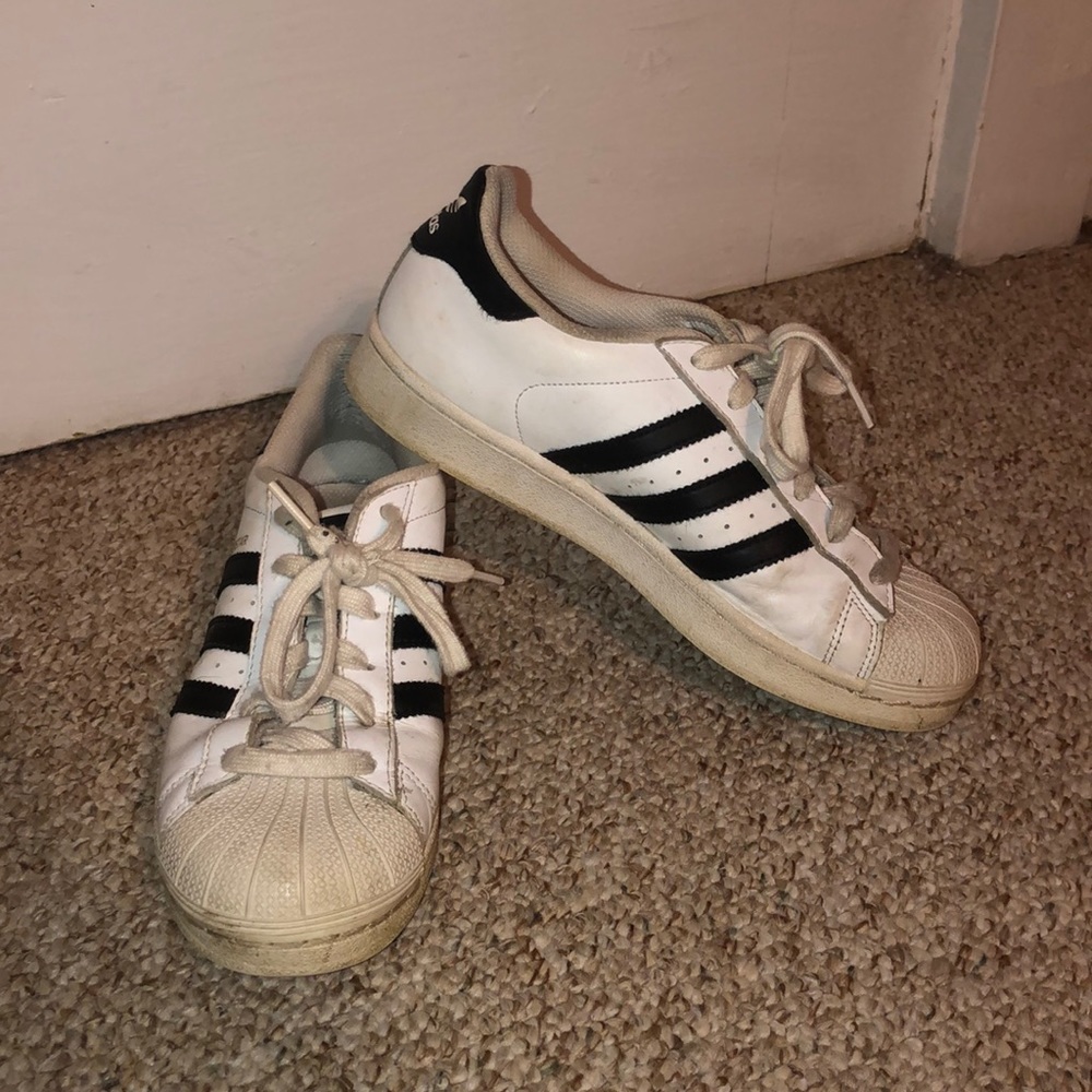 Adidas superstars